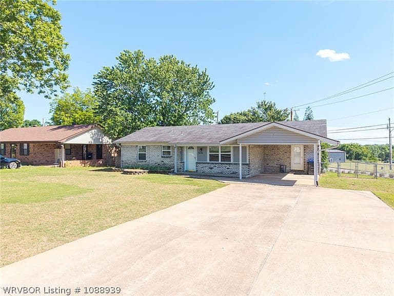 Listing photo 3