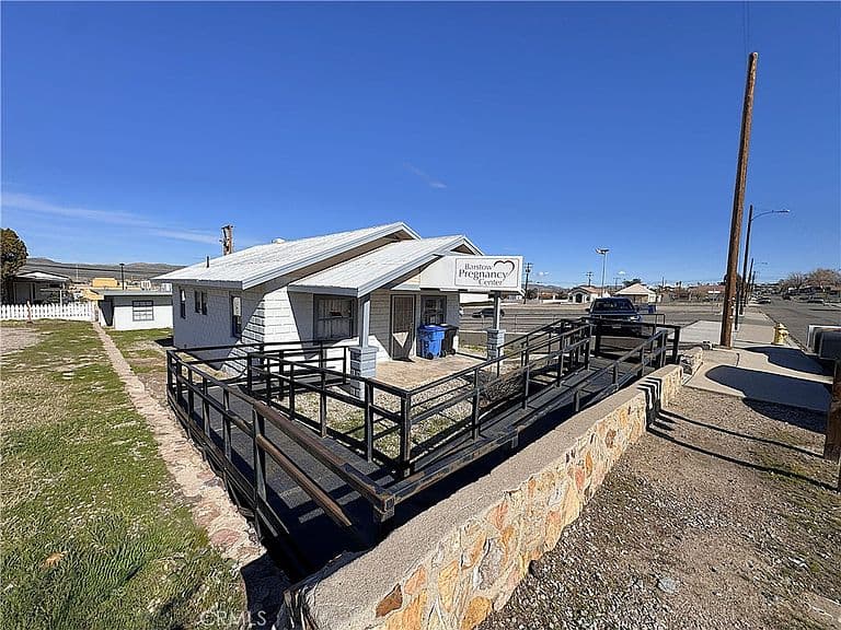 Listing photo 5