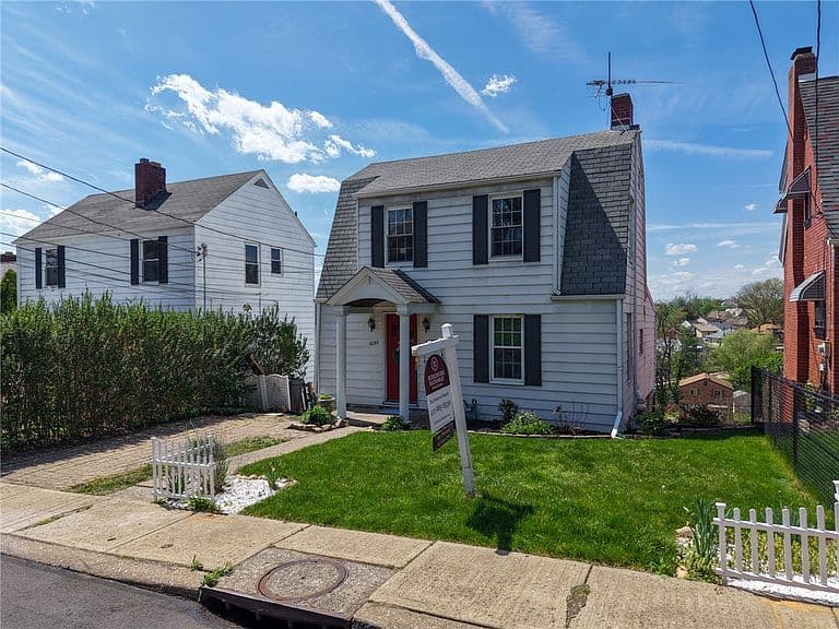 Listing photo 2