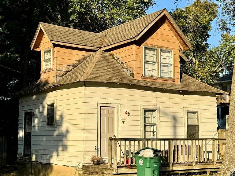 Listing photo 3