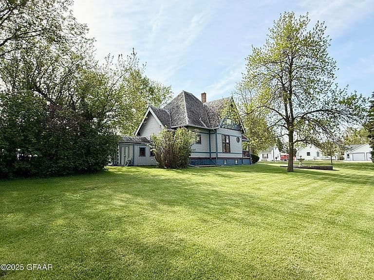 Listing photo 3