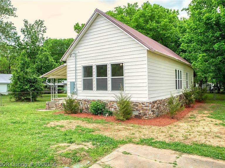 Listing photo 3