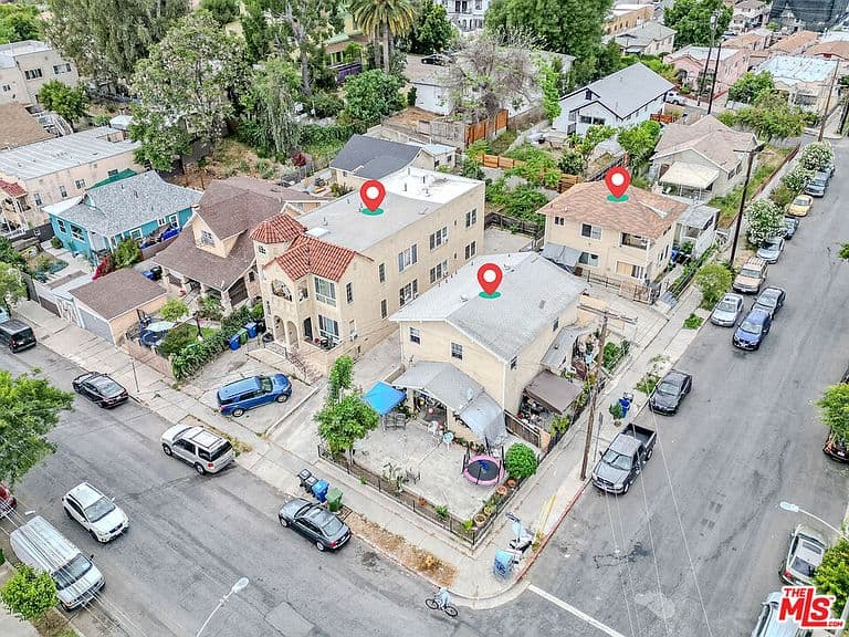 Listing photo 3