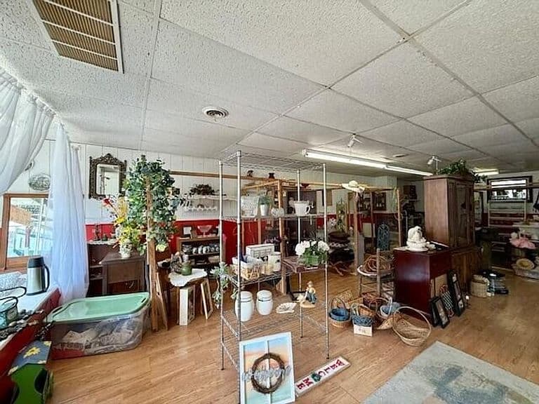Listing photo 4