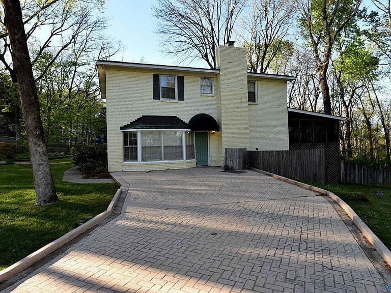 Listing photo 3