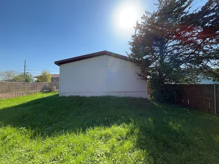 Listing photo 5