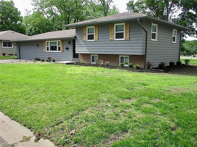 Listing photo 2