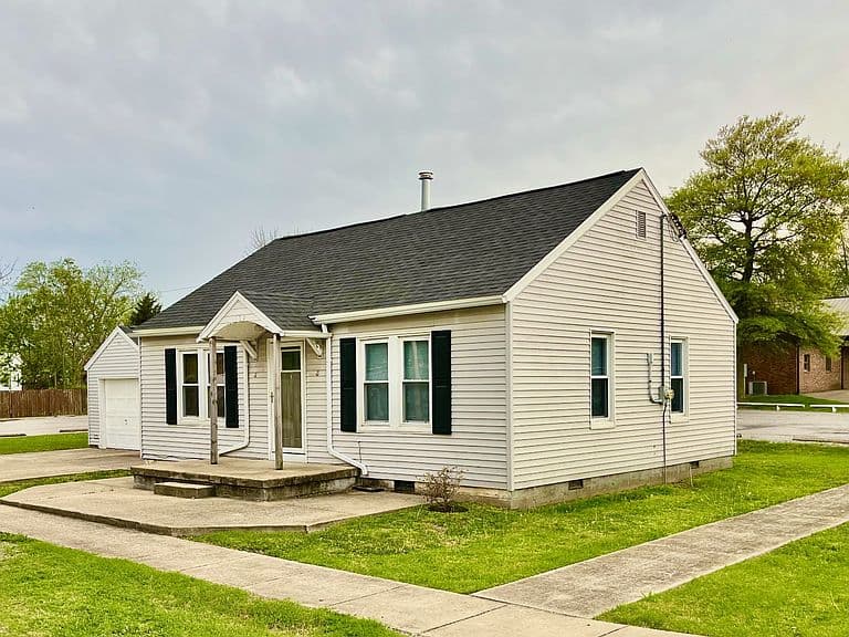 Listing photo 2