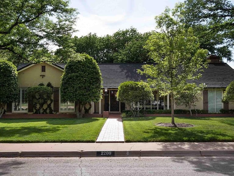Listing photo 3