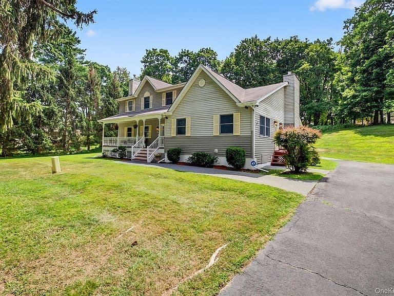 Listing photo 2