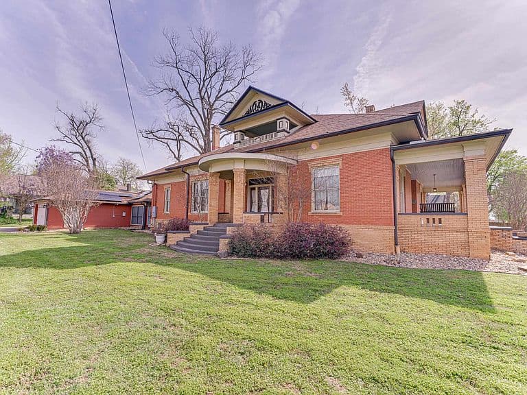 Listing photo 3