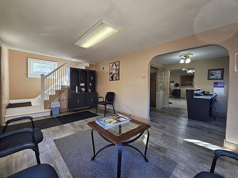 Listing photo 5
