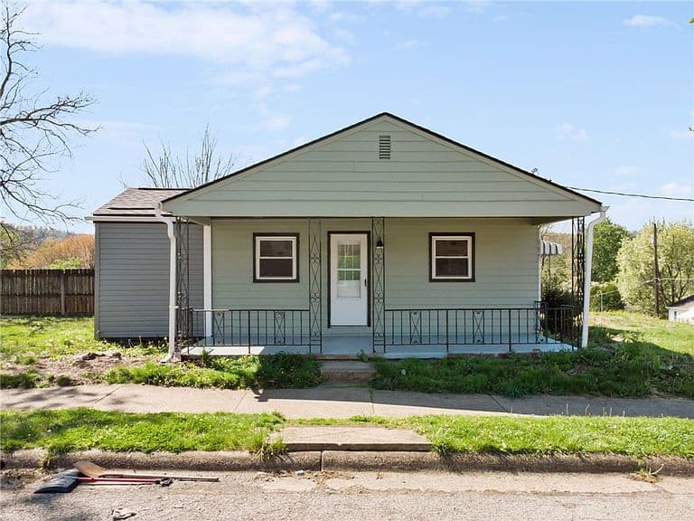 Listing photo 2