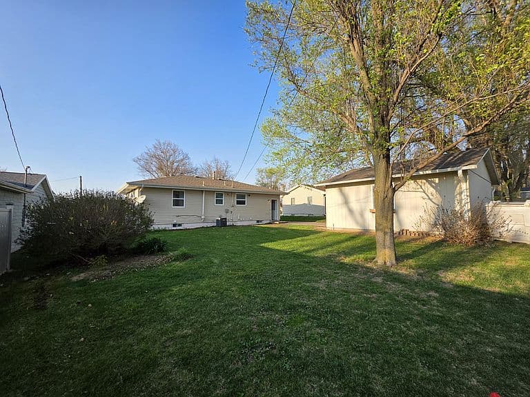 Listing photo 4