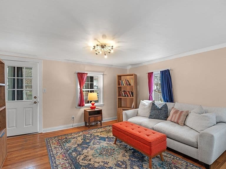 Listing photo 4