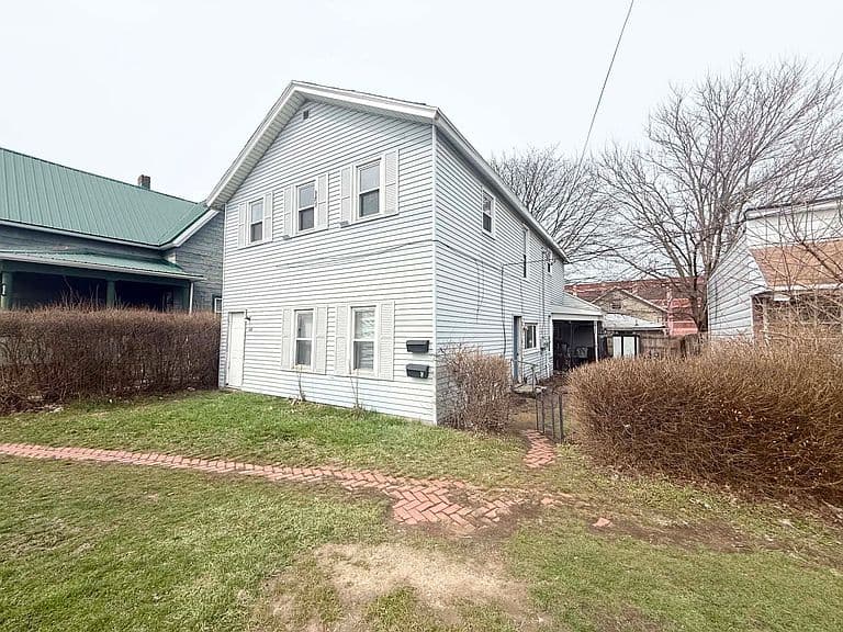 Listing photo 2