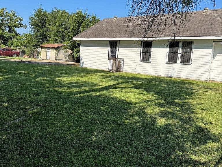 Listing photo 4