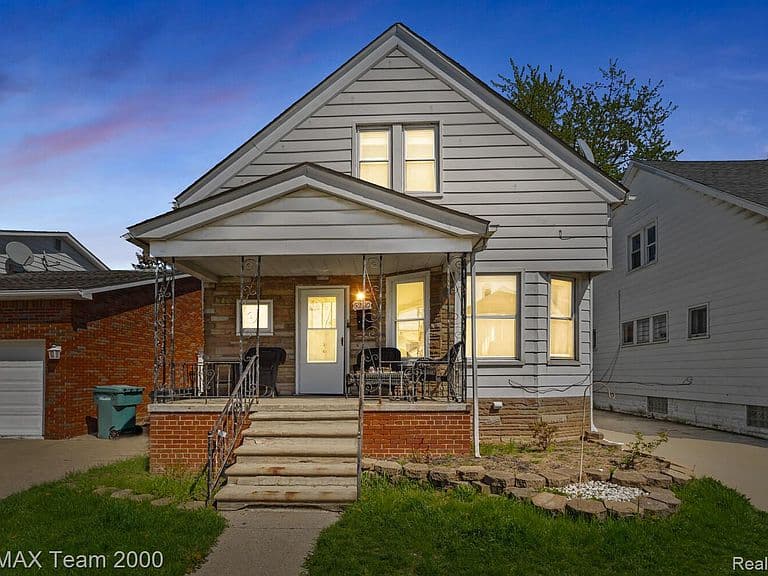 Listing photo 3