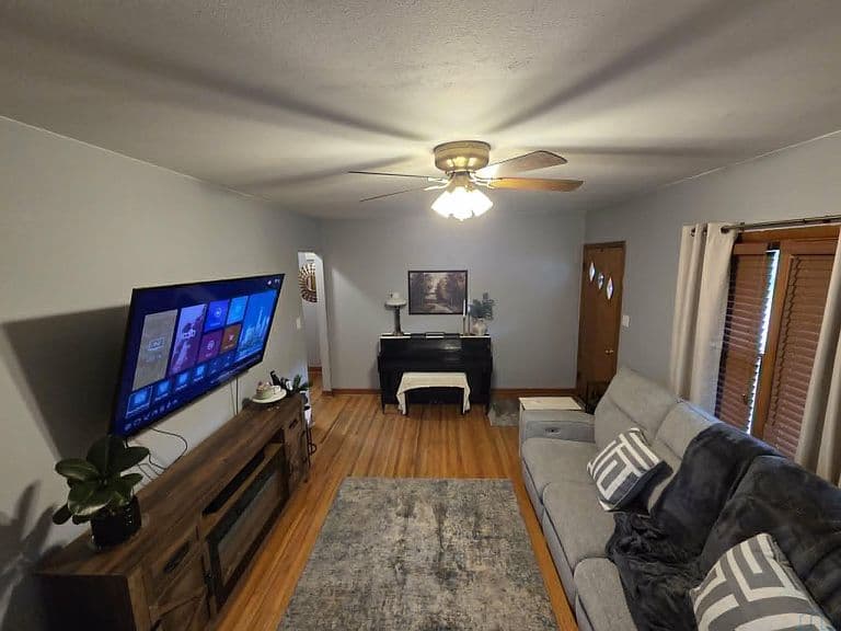Listing photo 3