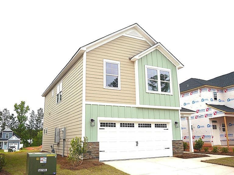 Listing photo 2