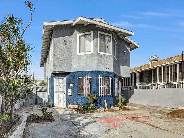 Listing photo 3