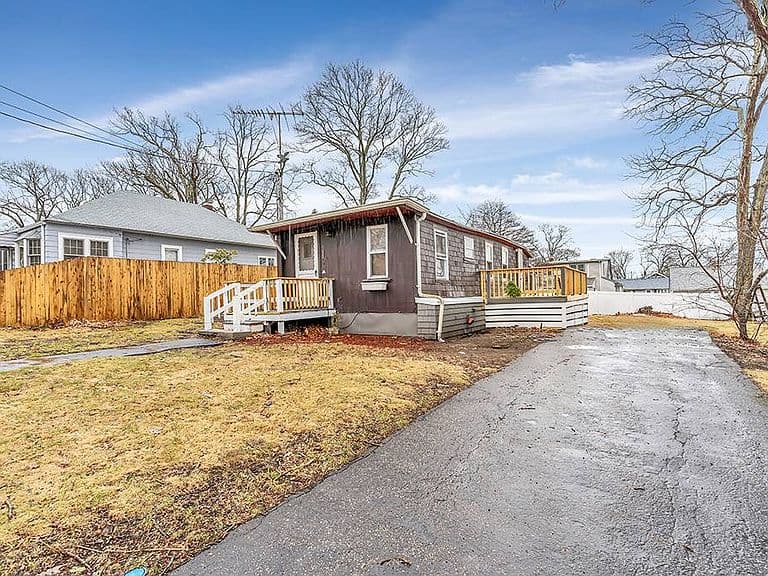 Listing photo 3