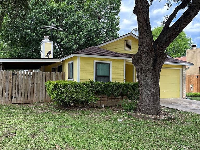 Listing photo 2