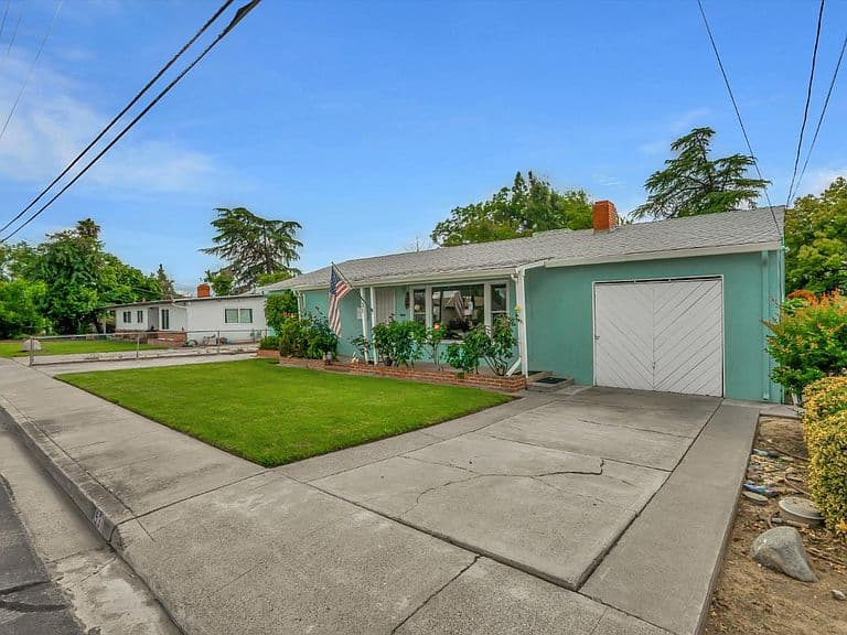 Listing photo 4