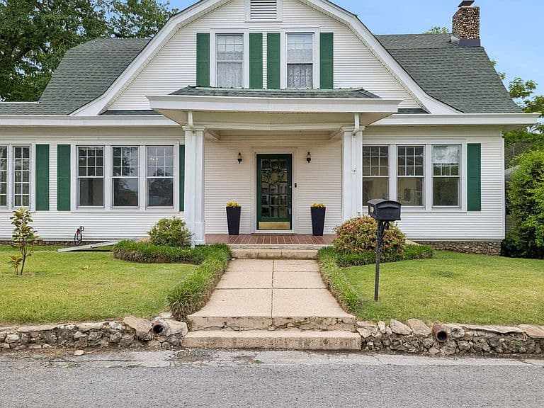 Listing photo 4