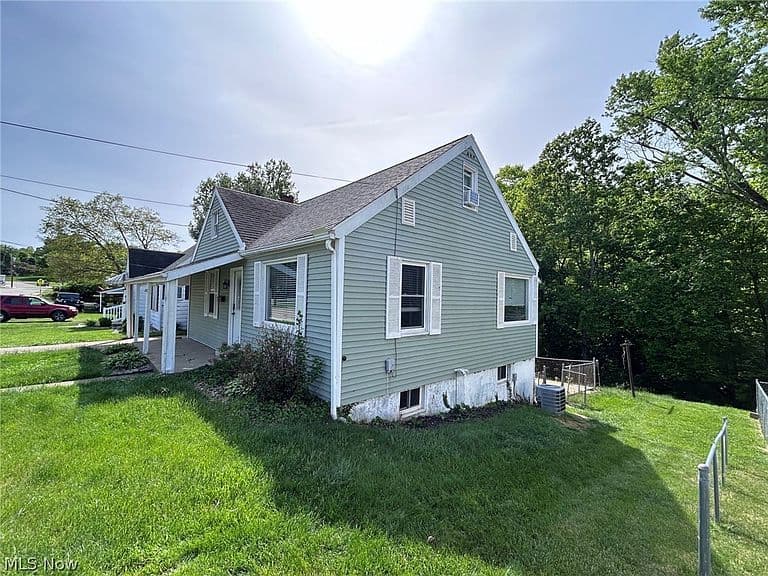 Listing photo 3