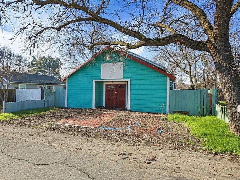 Listing photo 3
