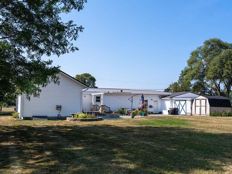 Listing photo 4