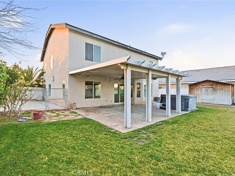Listing photo 3