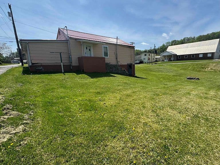 Listing photo 5