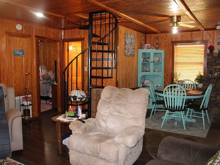 Listing photo 4