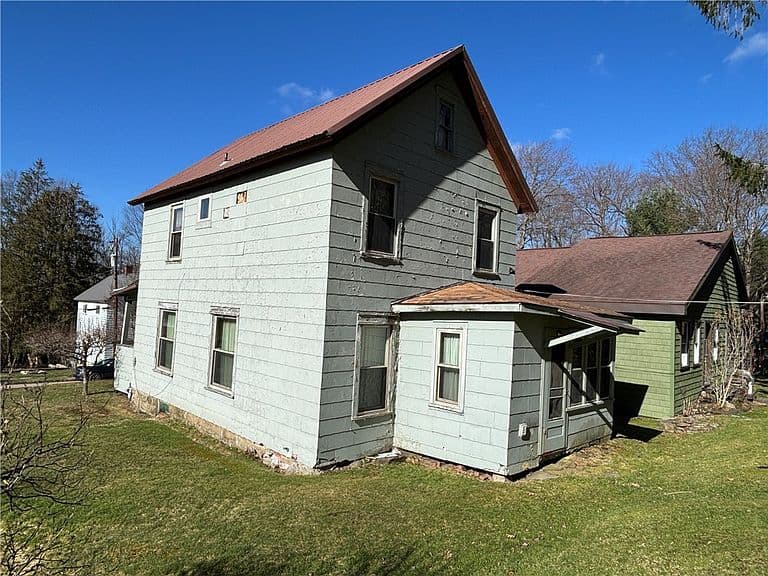 Listing photo 4