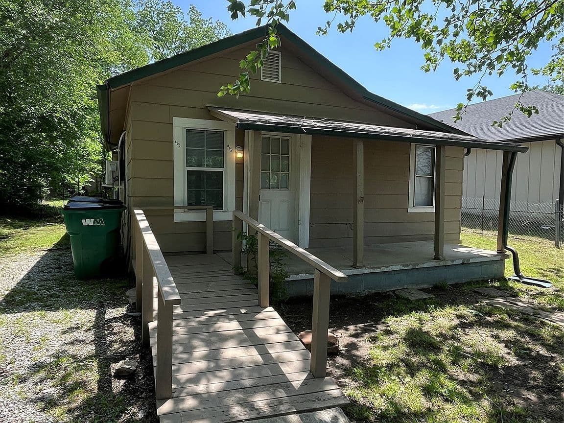 Primary listing photo