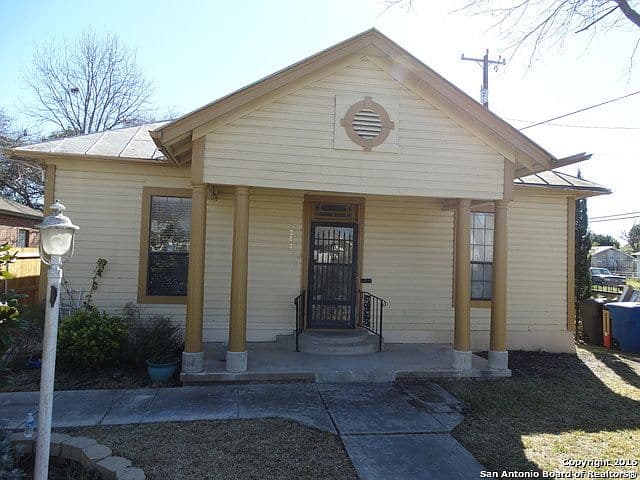 Listing photo 2
