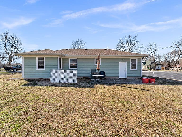 Listing photo 5