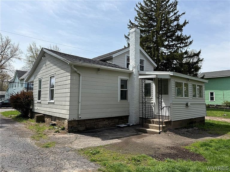 Listing photo 3