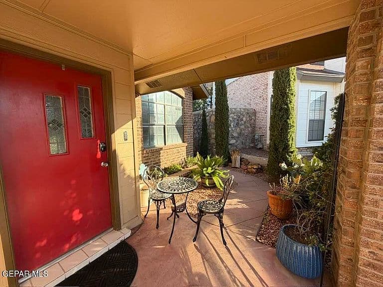 Listing photo 4