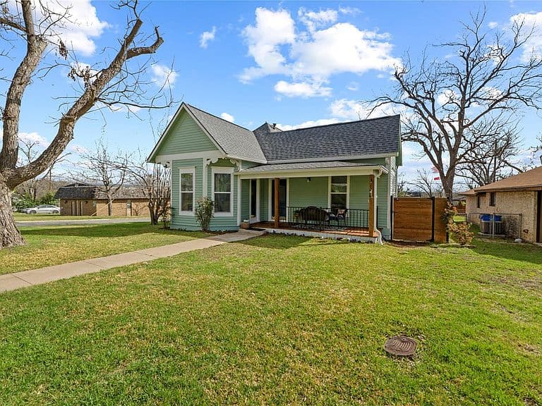 Listing photo 4