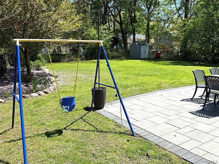 Listing photo 4