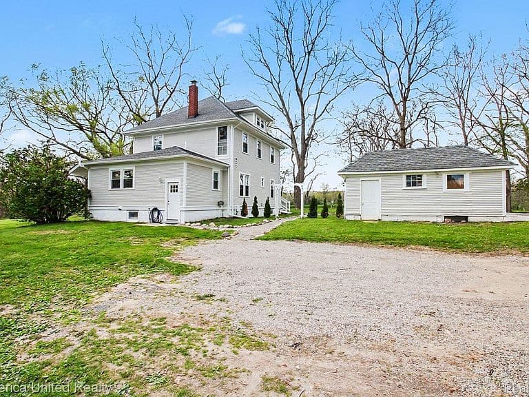 Listing photo 4