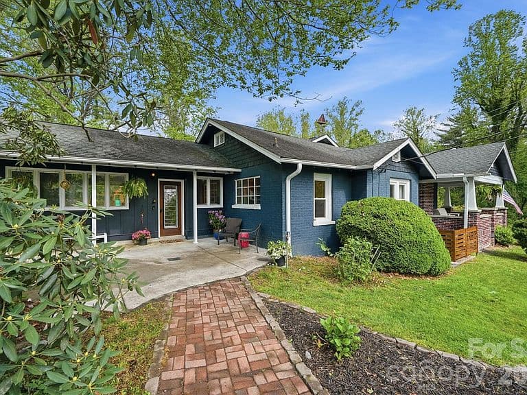 Listing photo 4