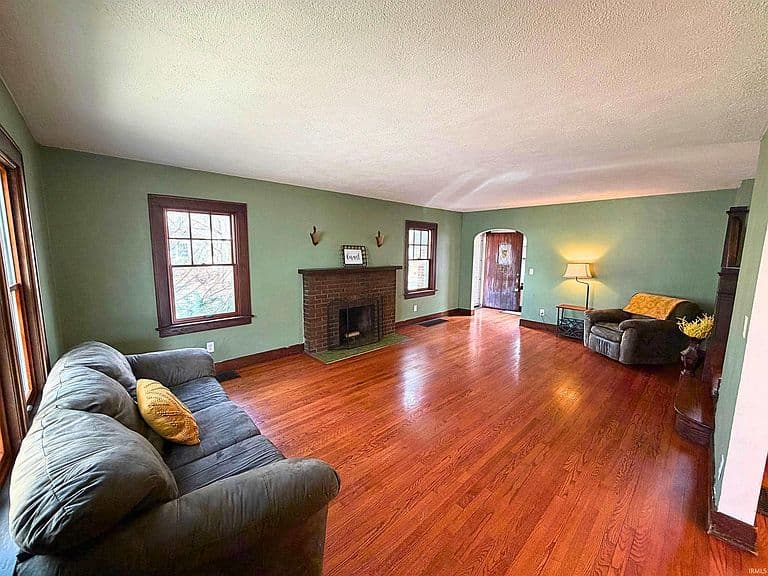 Listing photo 4