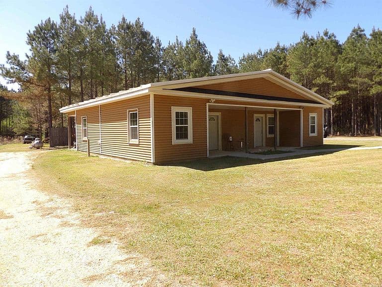 Listing photo 4
