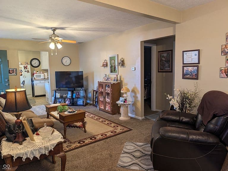 Listing photo 5