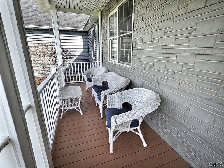 Listing photo 4