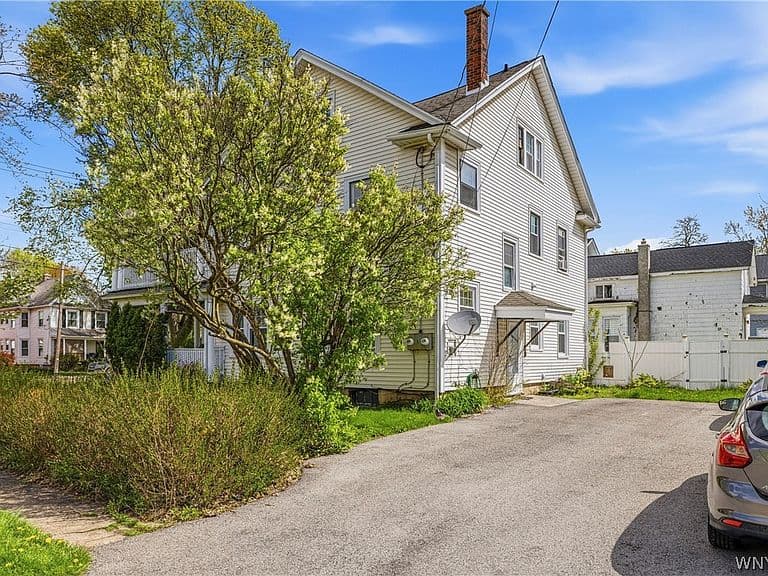 Listing photo 4